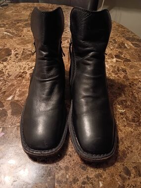 MOMA Classic Mens  Black Leather Chelsea Boots